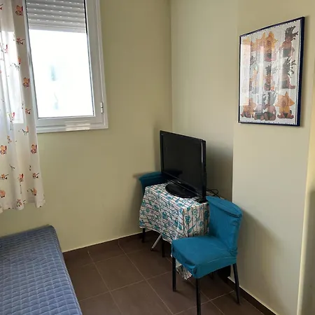 Adamantia Vila Corinth