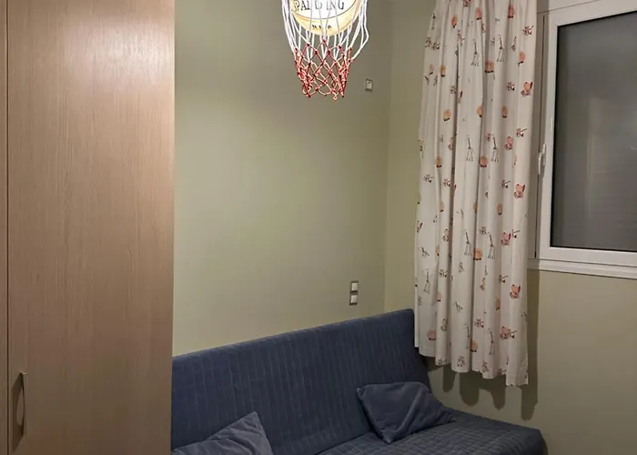 Adamantia فيلة Corinth